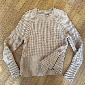 L.L. Bean Women's Waffle knit Beige Crew Neck XS Sweater 55% cotton side zip